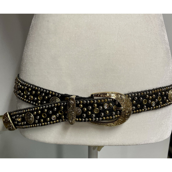 SAND CASTLE NY Belt S/M Black Leather Western Stud Engraved Buckle Vintage 80s - Picture 1 of 9